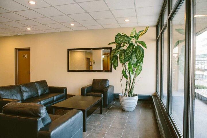 Property Photo:  339 13 Avenue SW 207  AB T2R 0K3 