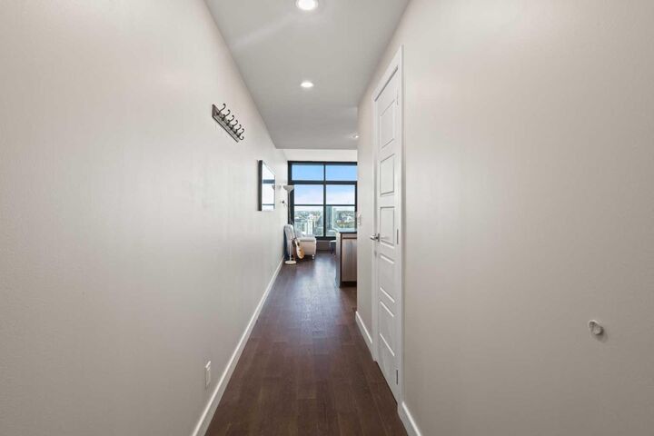 Property Photo:  225 11 Avenue SE 2203  AB T2G 0G3 