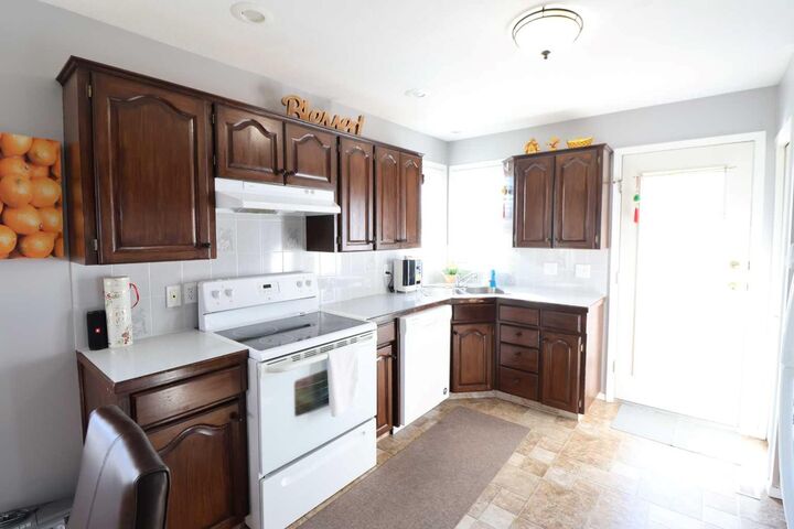 Property Photo: 4930 58 Avenue AB T1G 1E7