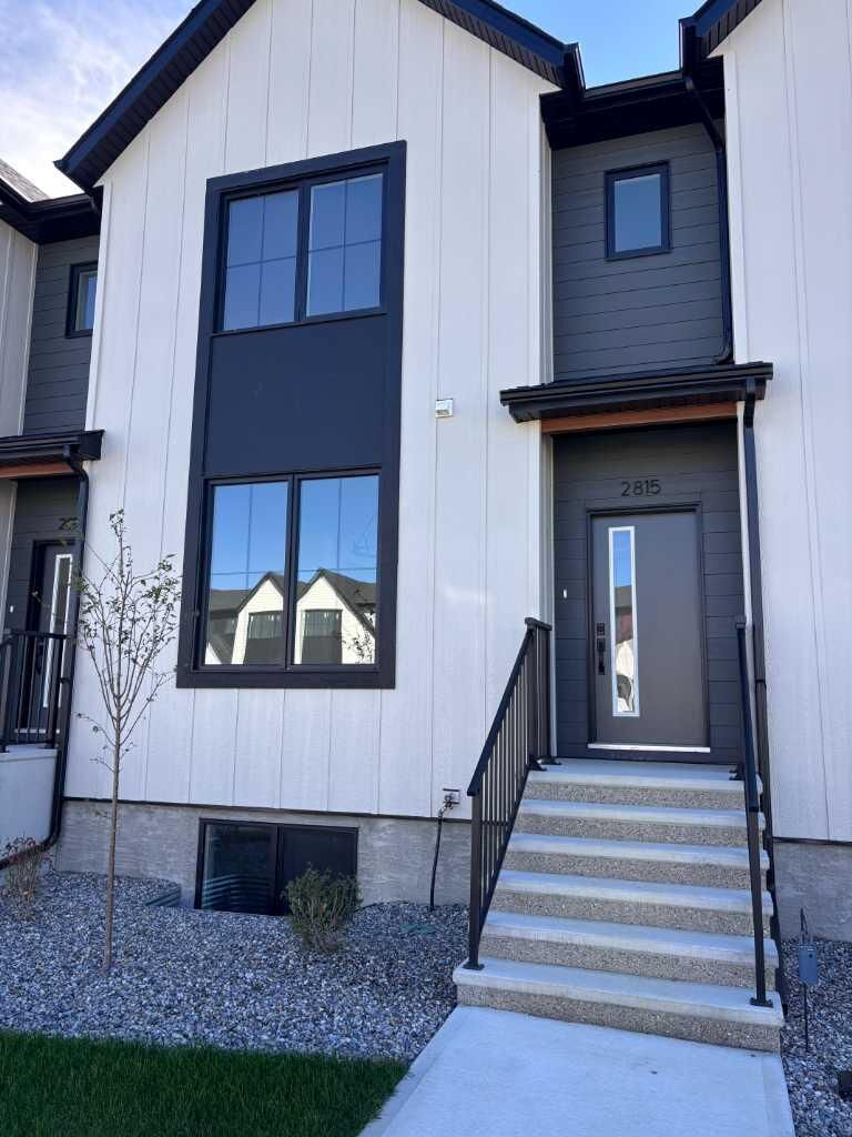 Property Photo:  2815 16 Avenue  AB T1M 0G9 
