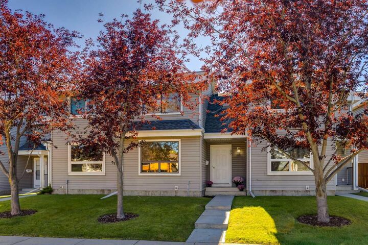 Property Photo:  4360 58 Street NE 66  AB T1Y 4S4 