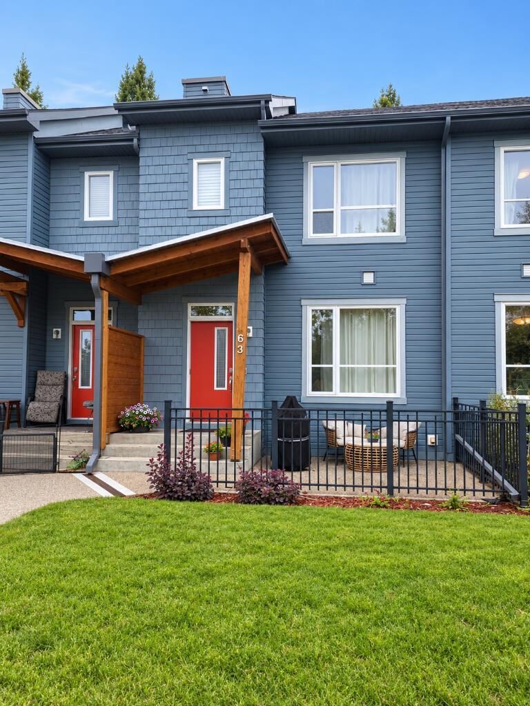 Property Photo:  63 Chapalina Square SE  AB T2X 0L5 