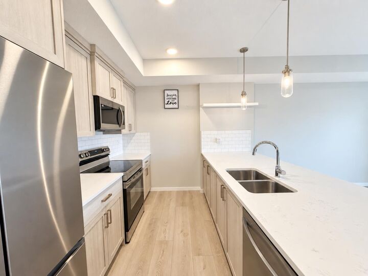 Property Photo:  550 Belmont Street SW 3315  AB T2X 5Y9 