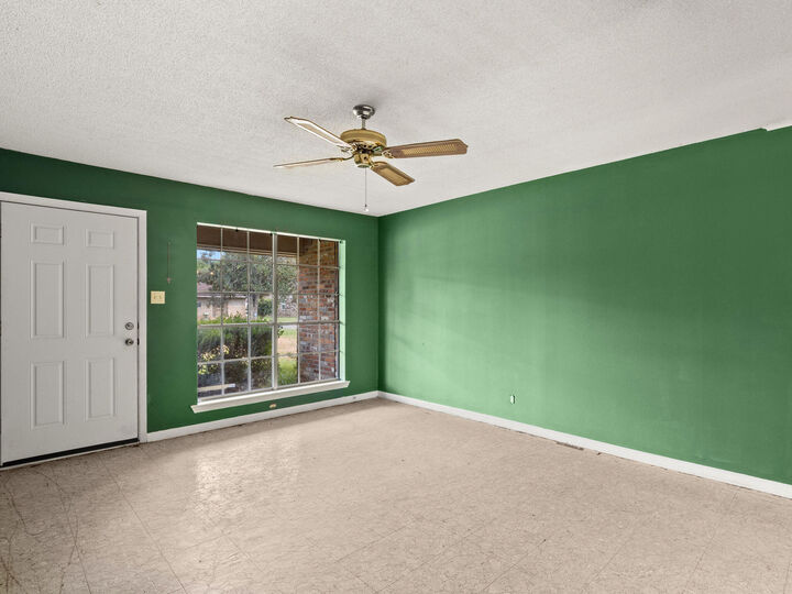 Property Photo:  138 Powell Dr  LA 71446 