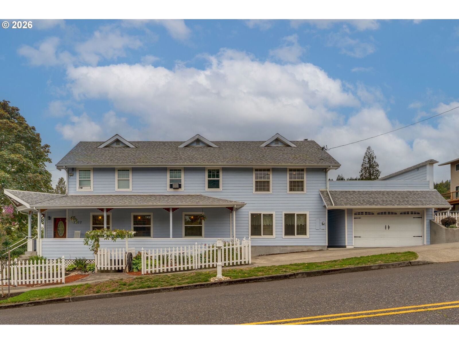 Property Photo:  1103 Division St  WA 98607 