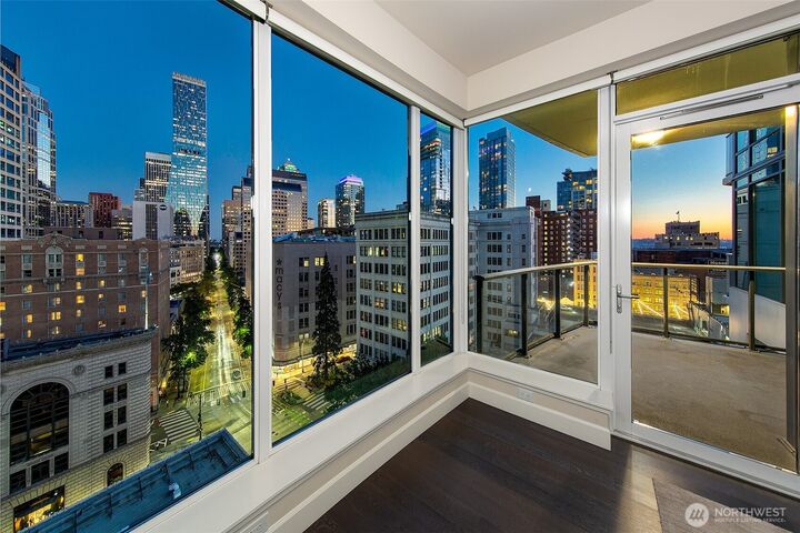 Property Photo:  1920  4th Avenue 1106  WA 98101 