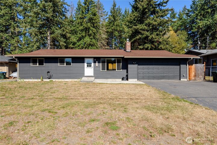 Property Photo: 1809 W 10th Street WA 98363