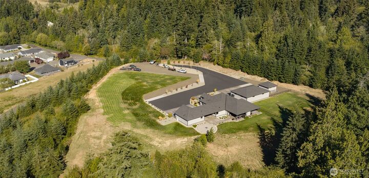 Property Photo:  100  Kathiren Drive  WA 98563 