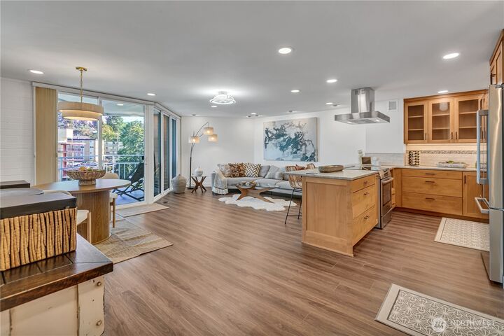 Property Photo:  9500  Rainier Avenue S 508  WA 98118 