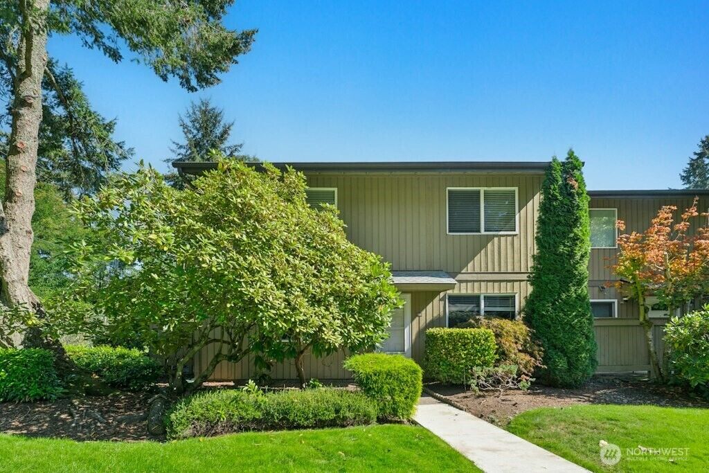 Property Photo: 6111 N 16th Street M-108 WA 98406