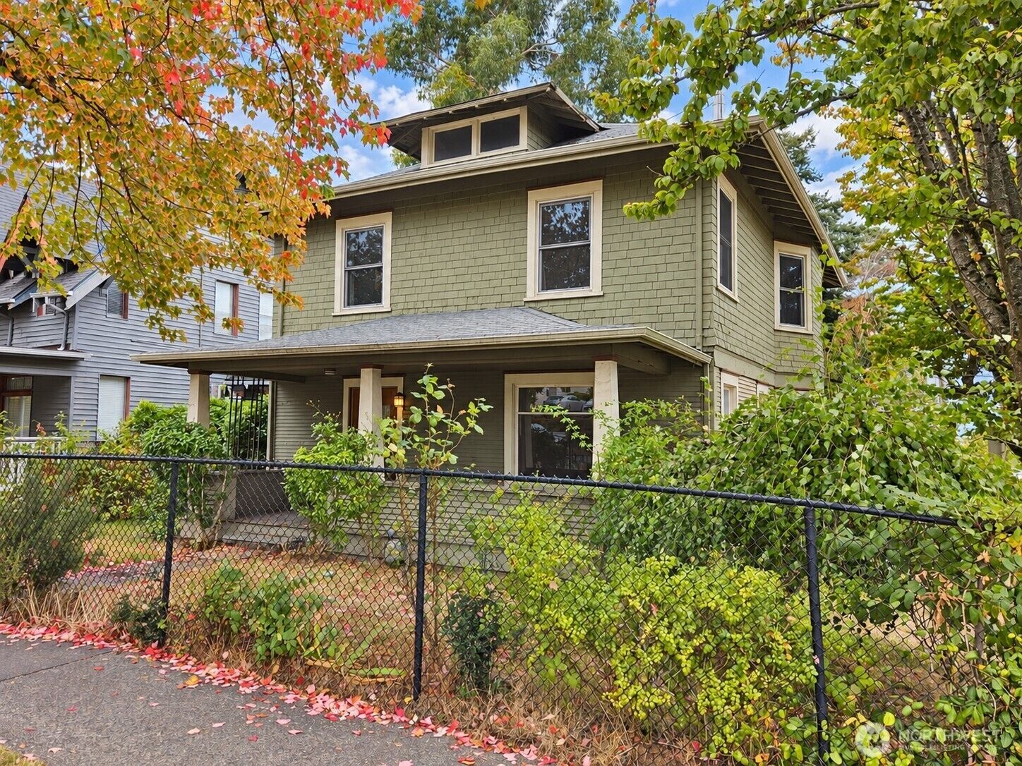 Property Photo: 1423 S Yakima Avenue WA 98405