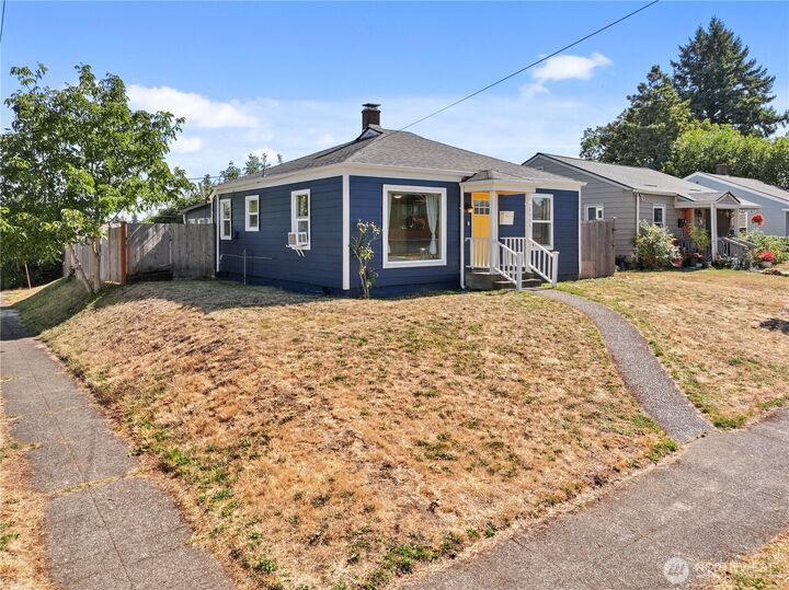 Property Photo:  3501 S Asotin Street  WA 98418 