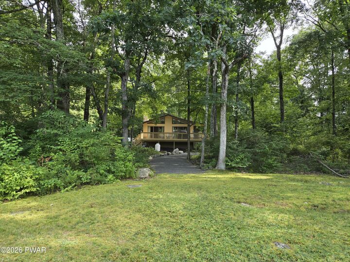 Property Photo:  112 Ledgeway Lane  PA 18428 
