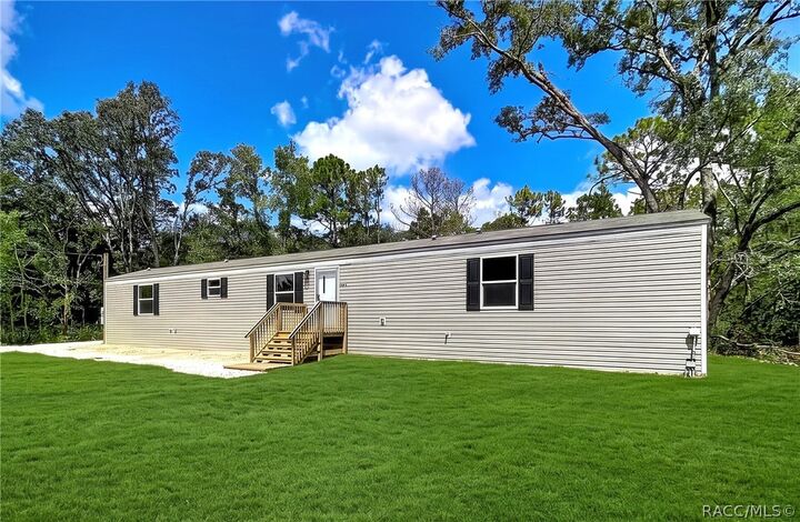 Property Photo:  549 W Kahns Lane  FL 34461 