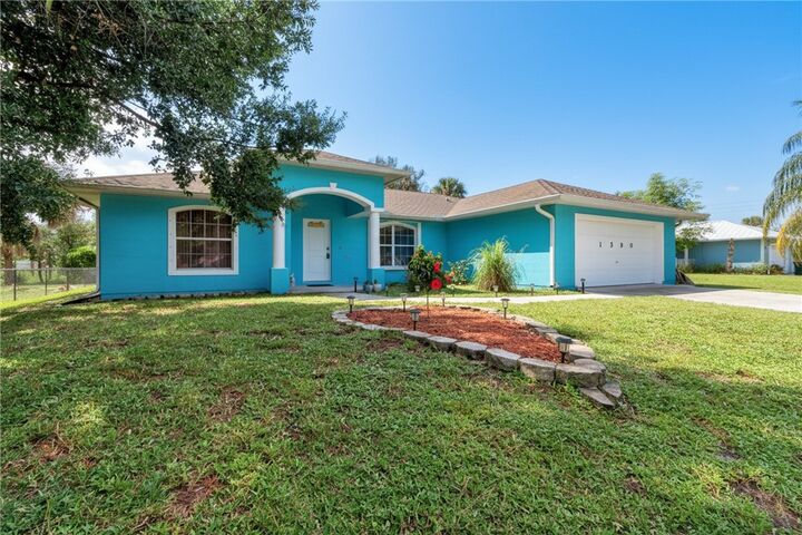 Property Photo:  1590 Emerson Lane  FL 32958 