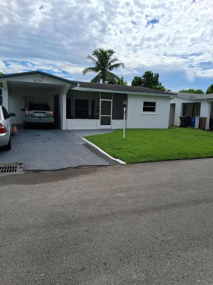 Property Photo: 4250 NW 49th Terrace FL 33319