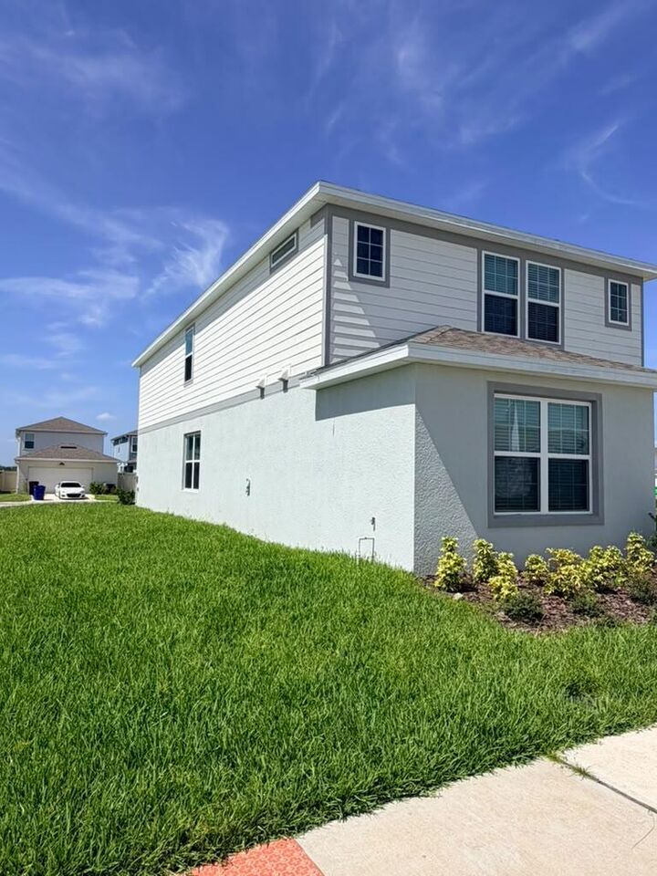 Property Photo: 2672 Clear Night Avenue FL 34744