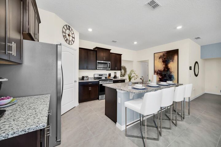 Property Photo: 7656 Oakmoss Loop FL 33837