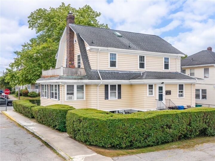 Property Photo:  440 Broadway  RI 02840 