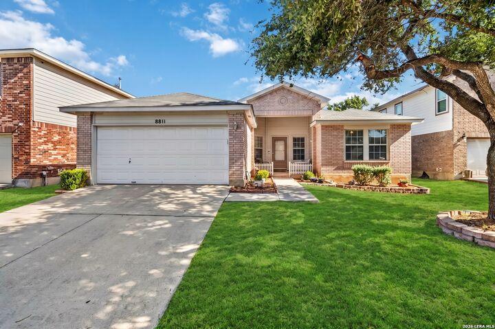 Property Photo: 8811 Burgandy TX 78240
