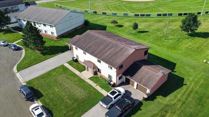 Property Photo:  202 Danbury Court  WI 53532 