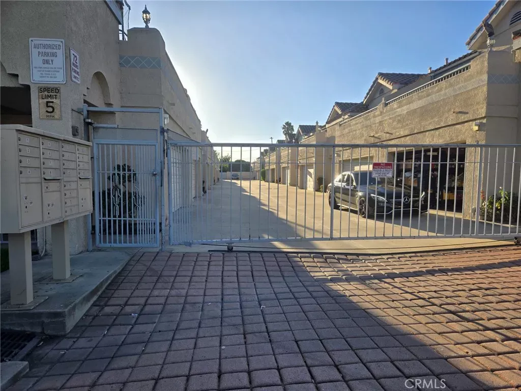 Property Photo: 15539 Woodruff 17 CA 90706