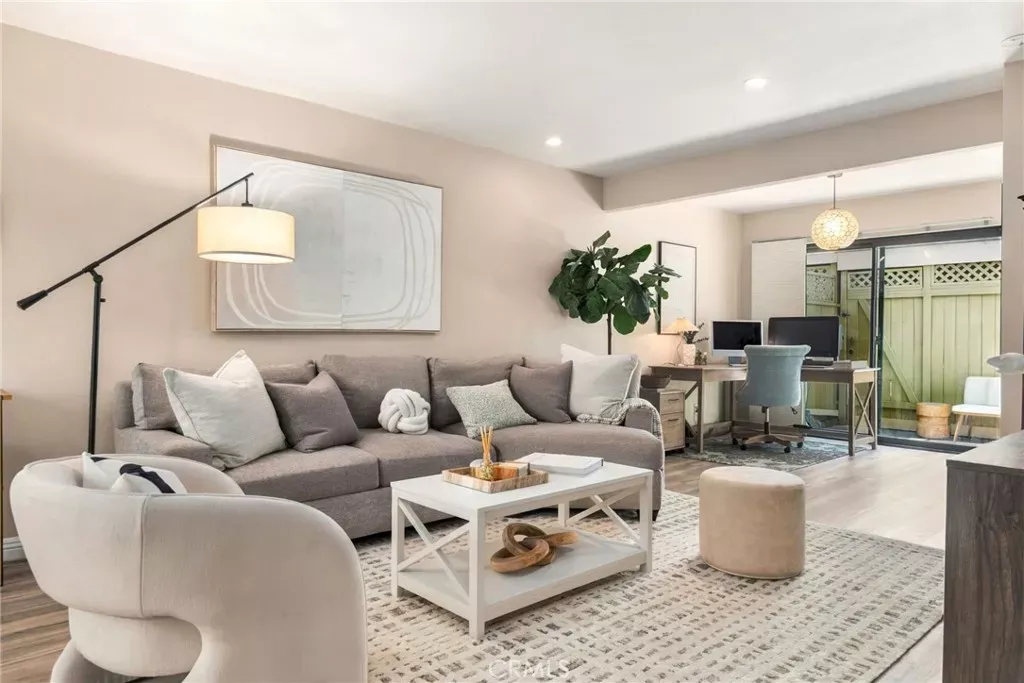 Property Photo:  14 Surfside Ct Court  CA 92663 