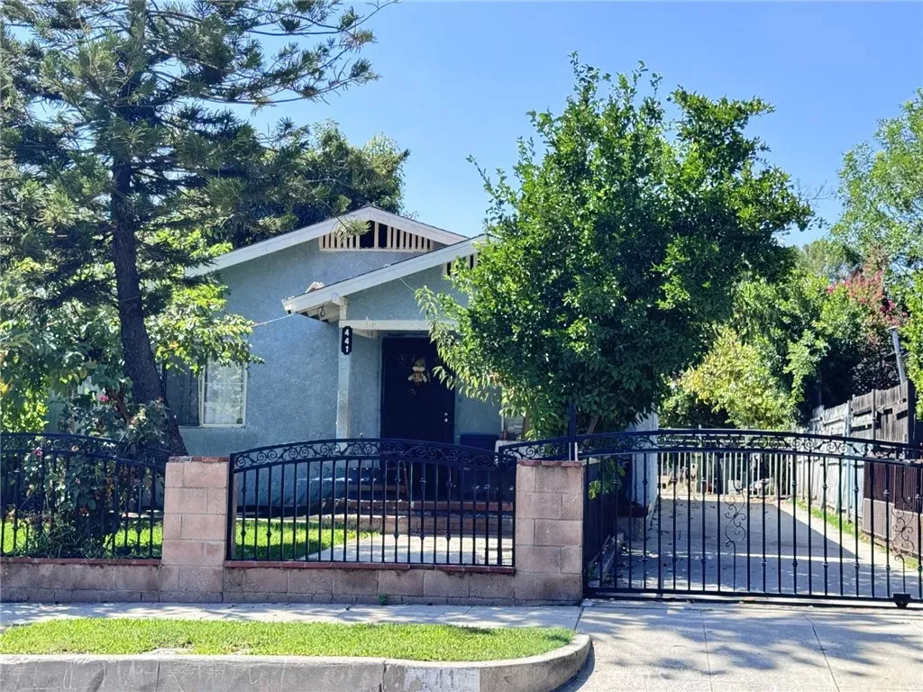Property Photo: 441 N Mar Vista Avenue CA 91106