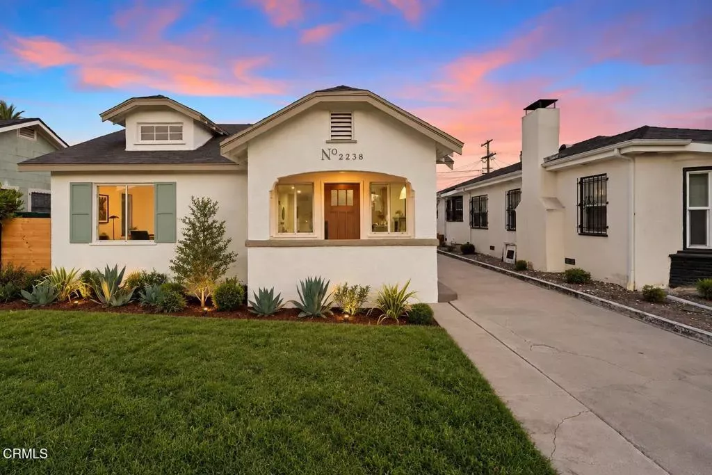 Property Photo:  2238 S Cochran Avenue  CA 90016 