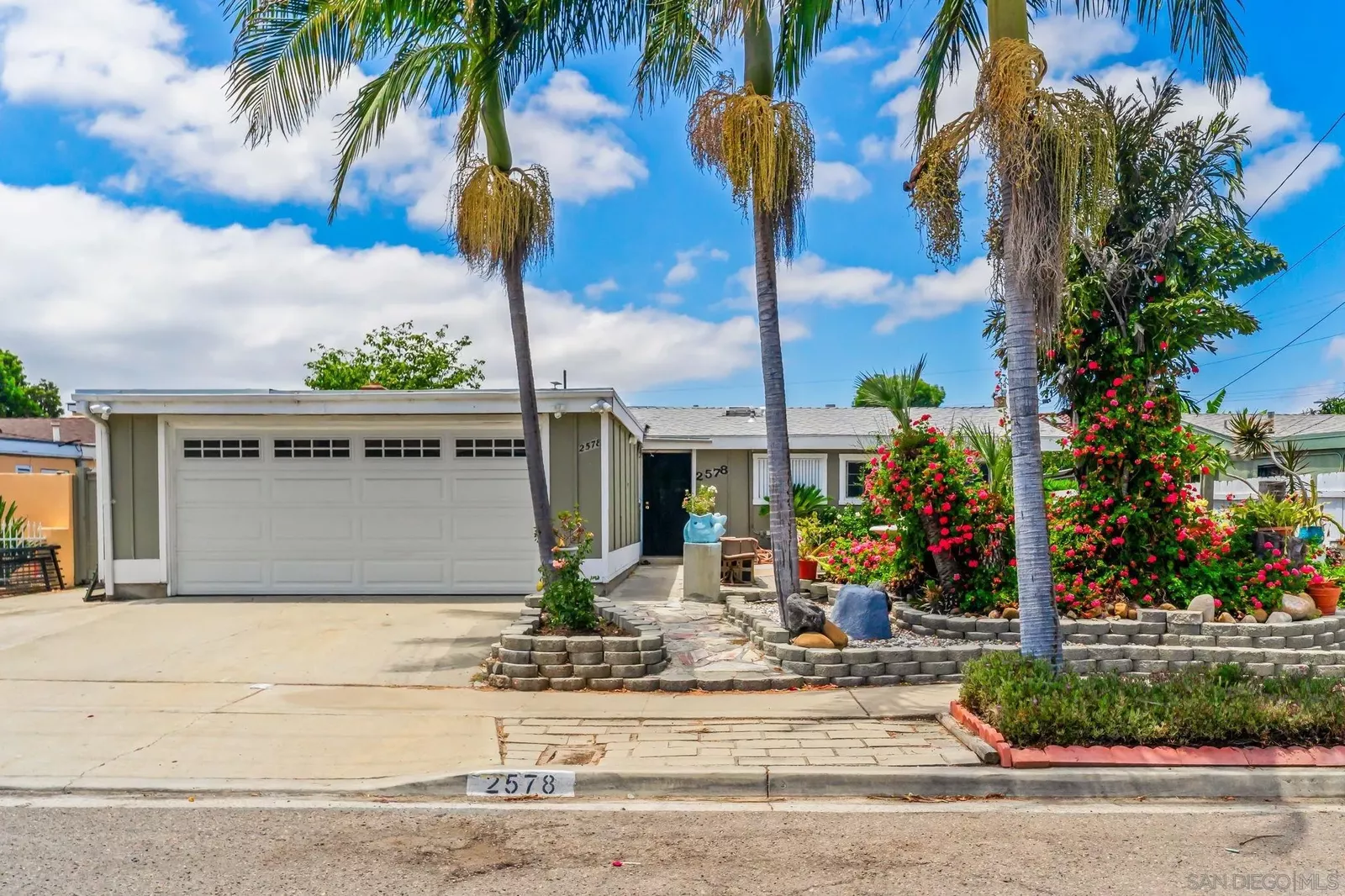 Property Photo:  2578 Moonstone  CA 92123 
