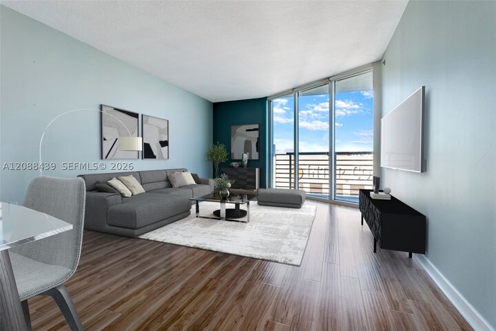 Property Photo:  335 Biscayne Blvd 3904  FL 33131 