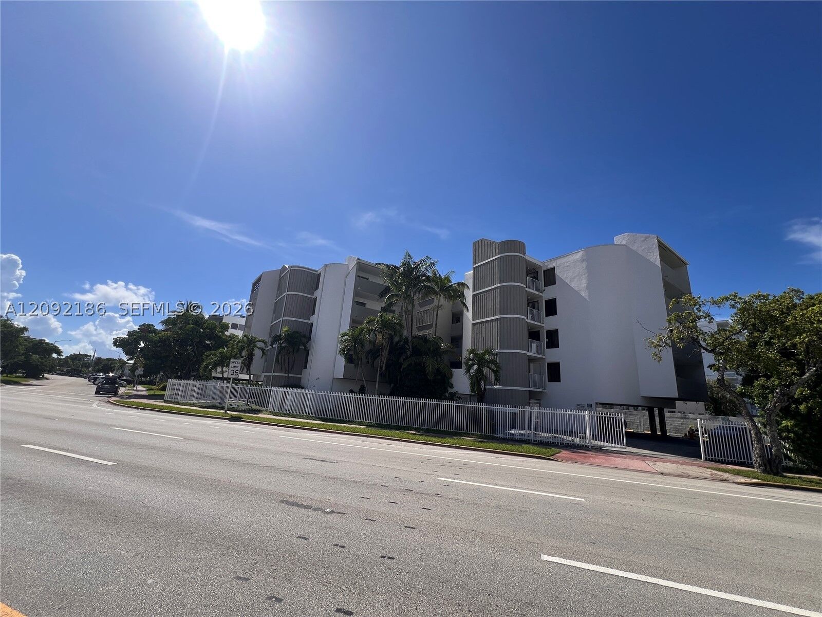 Property Photo:  2000 Biarritz Dr 407  FL 33141 