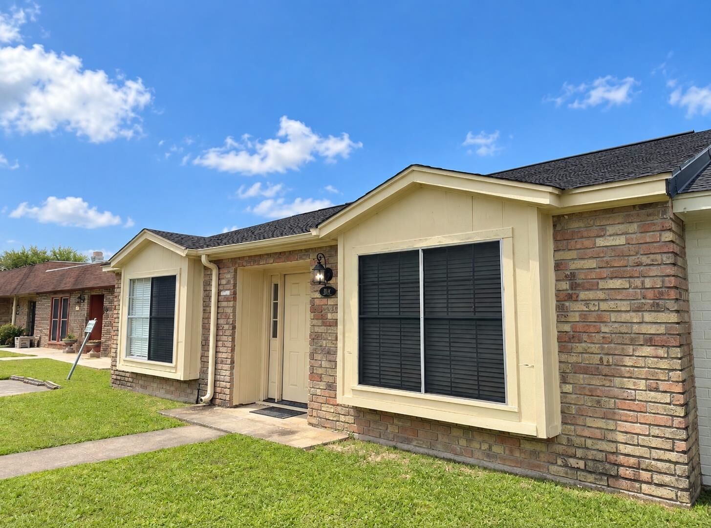 Property Photo: 5830 Meadow Way TX 77707