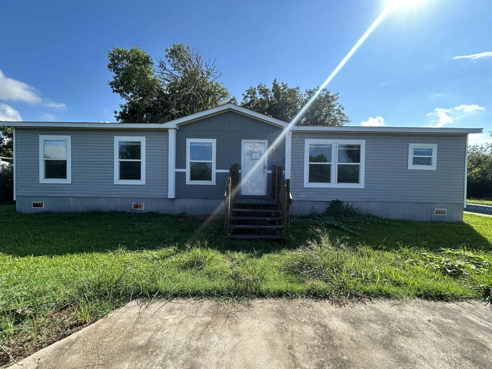 Property Photo:  2304 Peach St.  TX 77623 