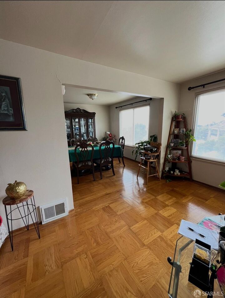 Property Photo:  104 Charter Oak Avenue  CA 94124 