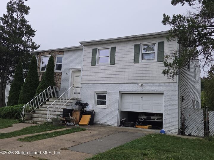 Property Photo:  120 Tillman Street  NY 10314 