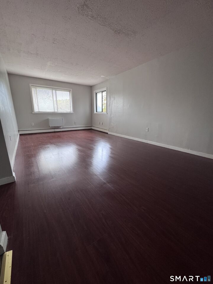 Property Photo:  54 Grafton Street C2  CT 06106 