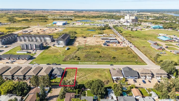 Property Photo:  2560 Woodbridge Drive  SK S6W 0A7 