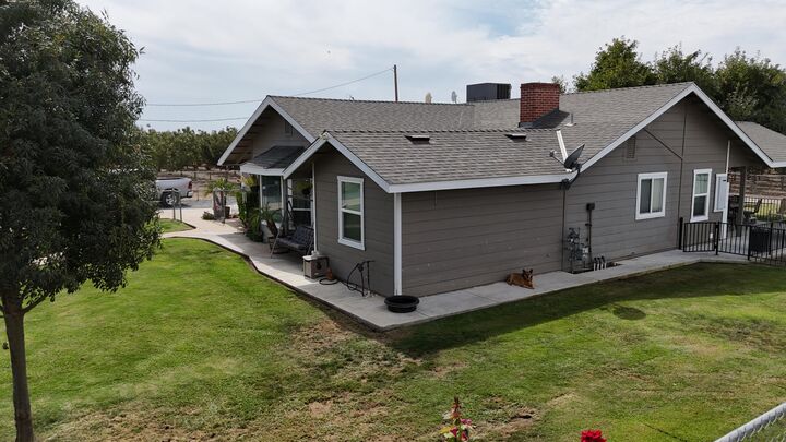 Property Photo: 10787 Rd 256 CA 93270