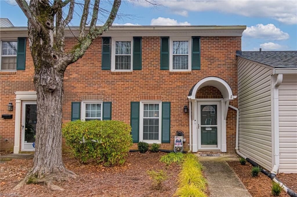 Property Photo:  4010 Huntingreen Lane  NC 27106 