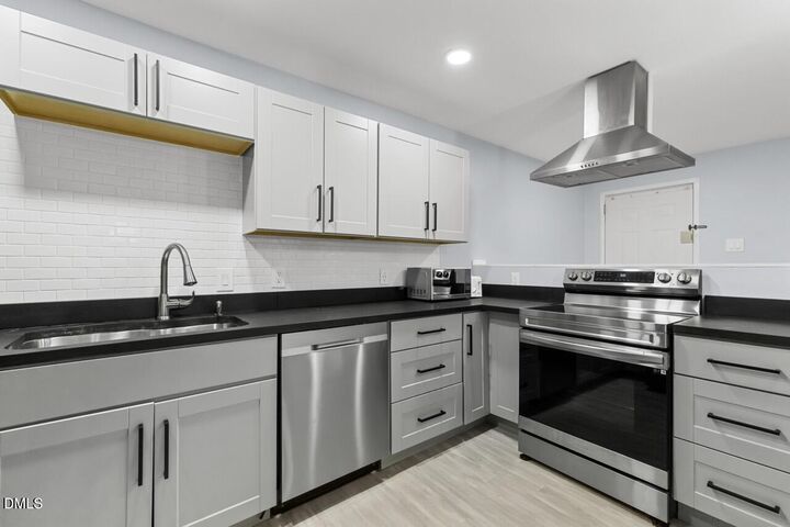 Property Photo:  500 Umstead Drive  NC 27516 