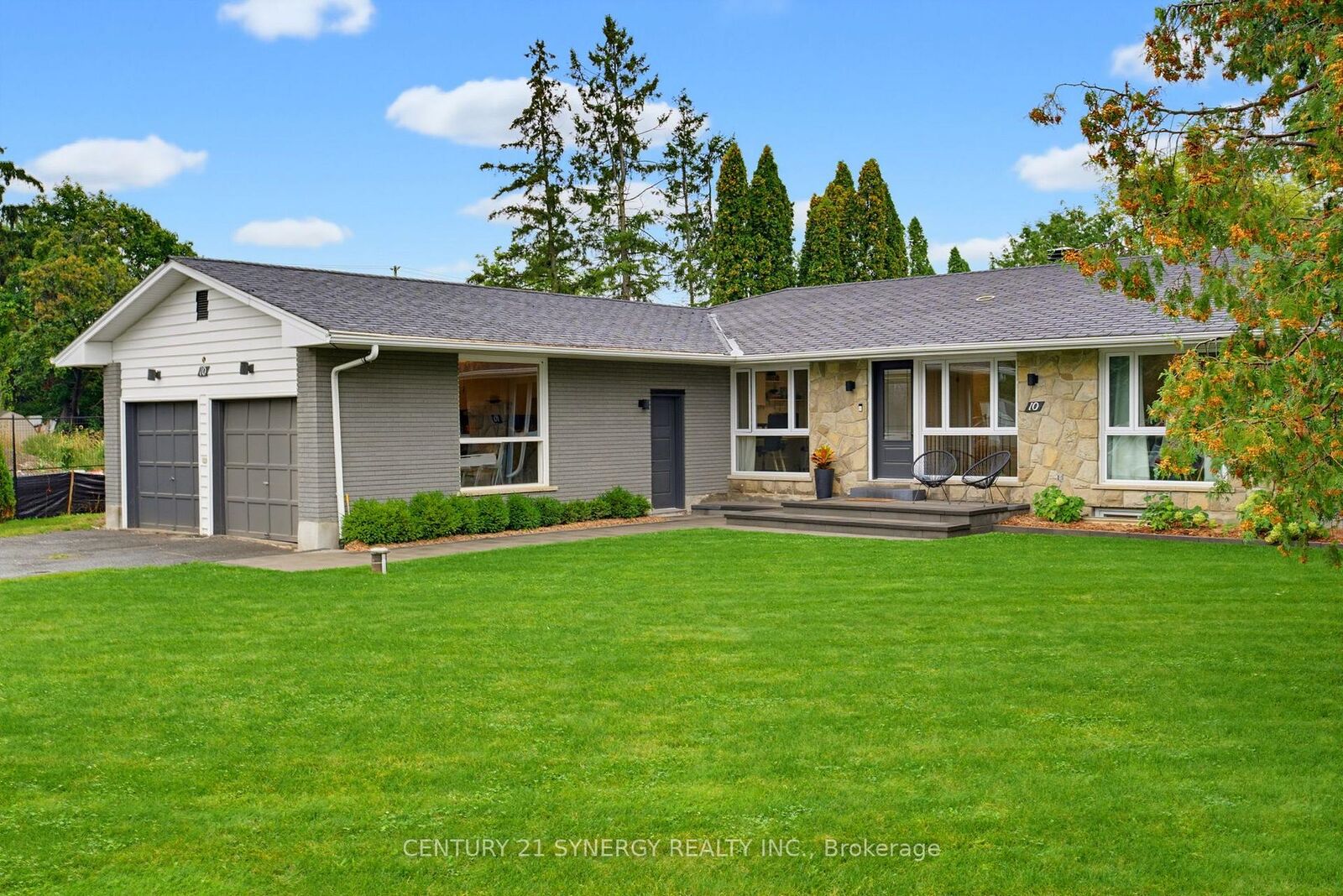 Photo de la propriété:  10 Honey Gables Drive  ON K1V 1H5 