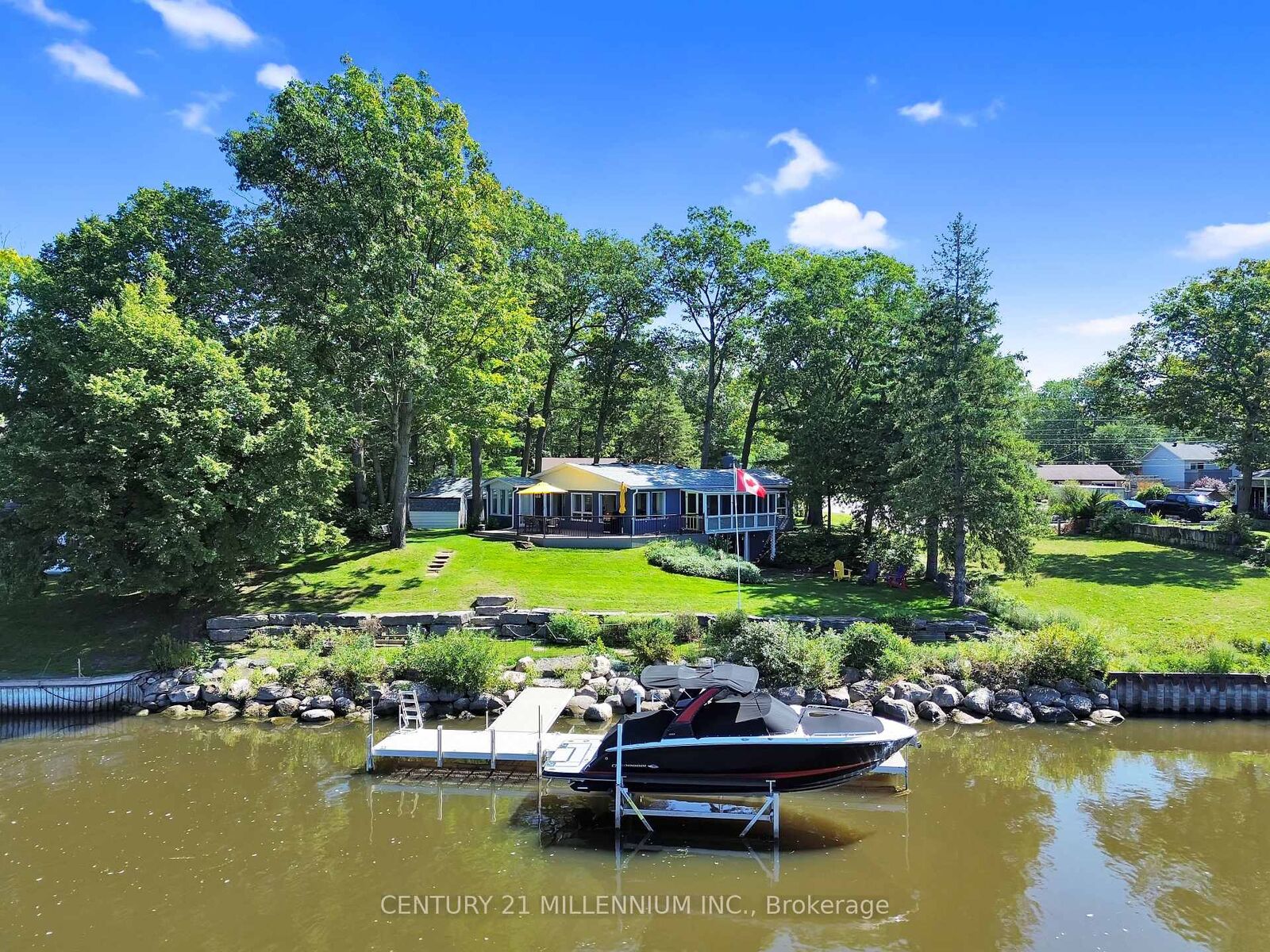 Photo de la propriété:  68 Edgewater Road  ON L9Z 2W3 