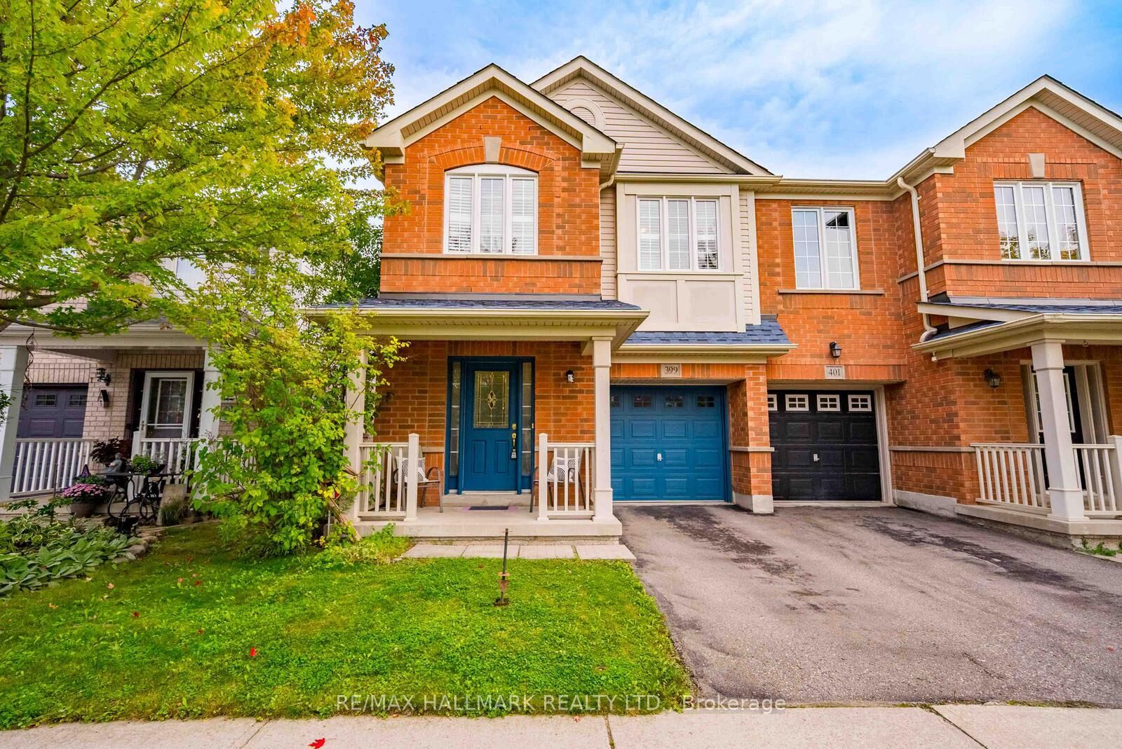 Property Photo: 399 Reeves Way Boulevard ON L4A 0H3