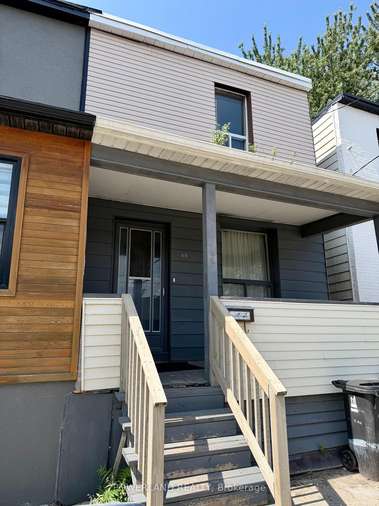 Property Photo:  68 Carlaw Avenue Apt A  ON M4M 2R7 