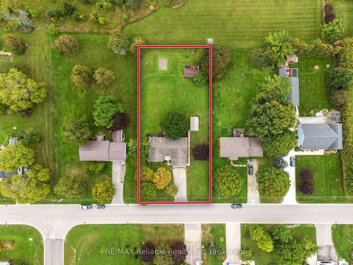 Property Photo:  58 Wellington Street S  ON N7A 3X9 