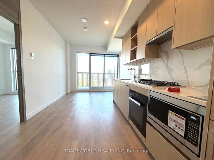 Property Photo:  18 Esther Shiner Boulevard 2009  ON M2K 0J7 