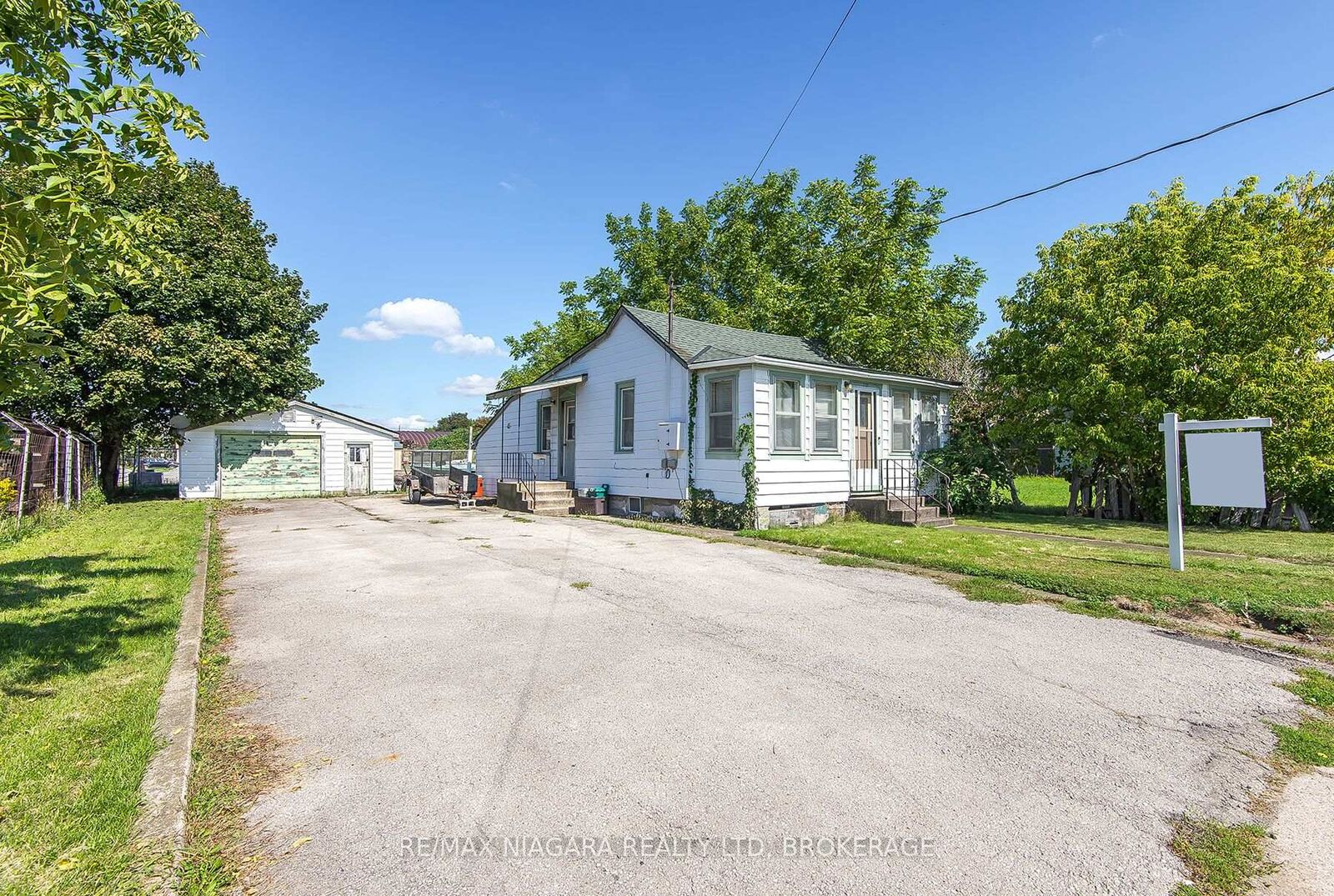 Property Photo: 220 Fraser Street ON L3K 1E7