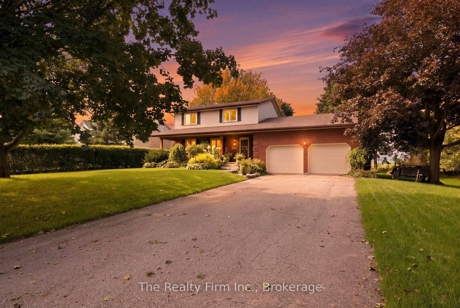 Property Photo:  102 Glenn Avenue N  ON N4S 7V6 