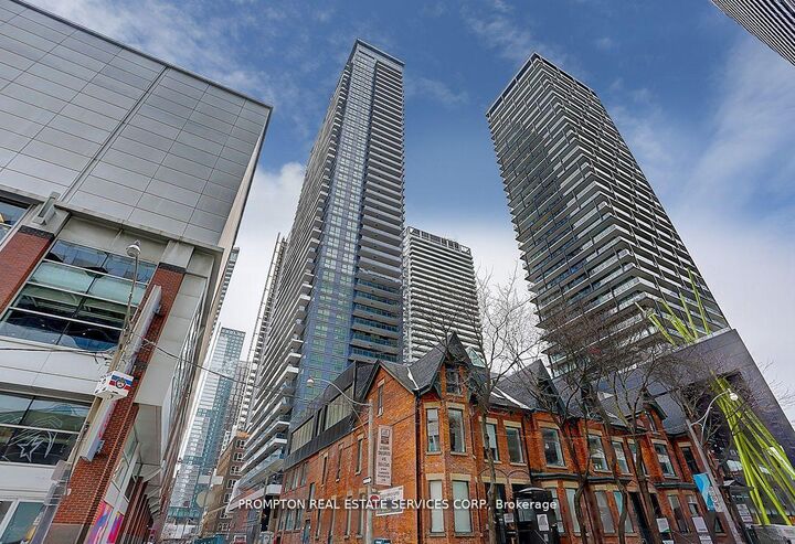 Property Photo:  38 Widmer Street 1111  ON M5V 2E9 